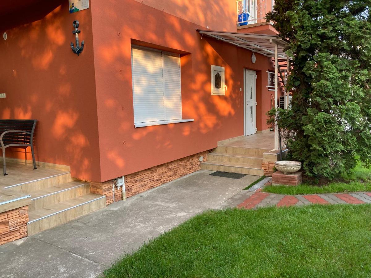 Апартаменты Balaton Vendeghaz Шиофок Экстерьер фото